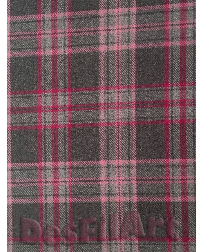 Clásico cuadro gris y rosa